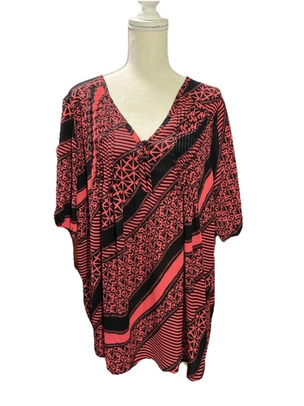 Roaman's Black and Coral Geometric V-Neck Top Size 18W